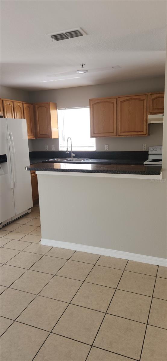 Image 5 of 9 For 951 Main Street