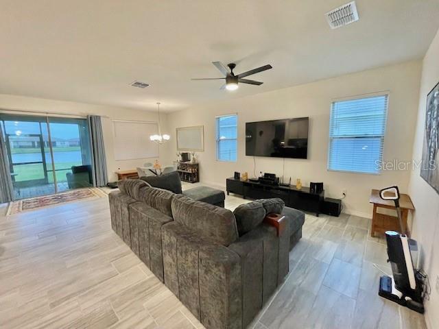 Image 6 of 28 For 1524 Lyonsdale Lane