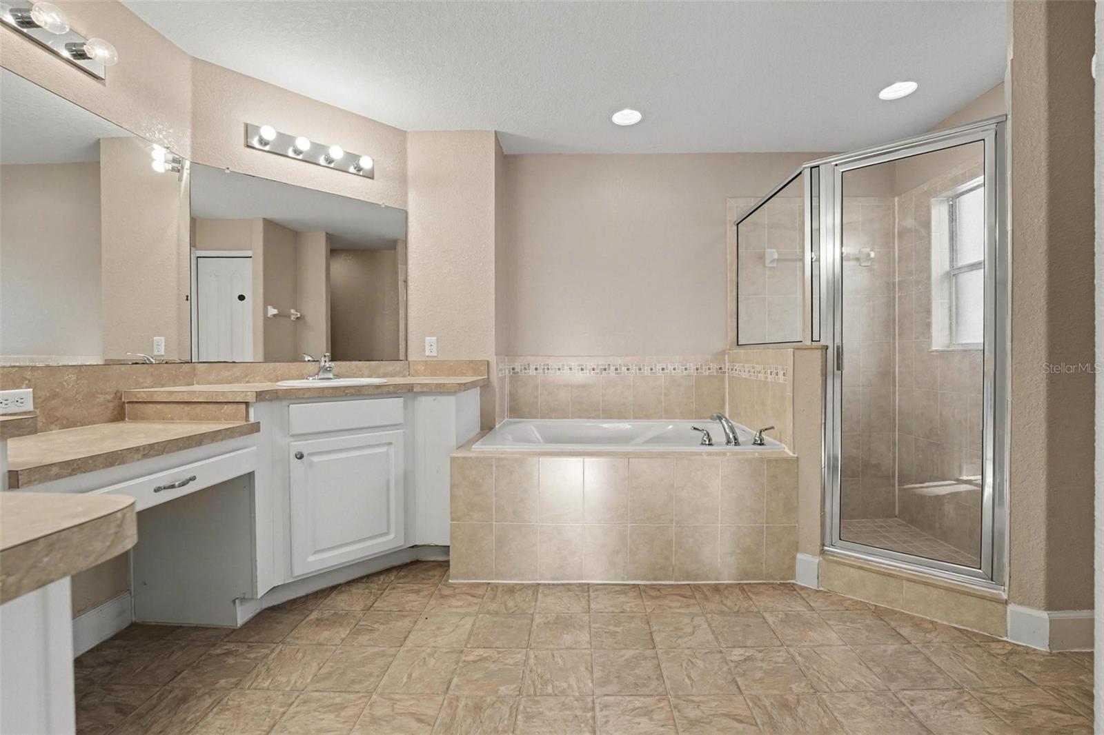 Image 21 of 25 For 803 Auburn Preserve Boulevard