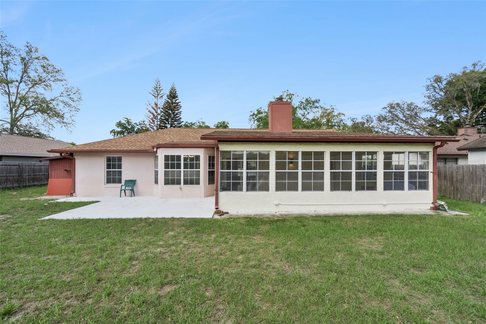 Listing photo id 30 for 4136 Tall Tree Drive