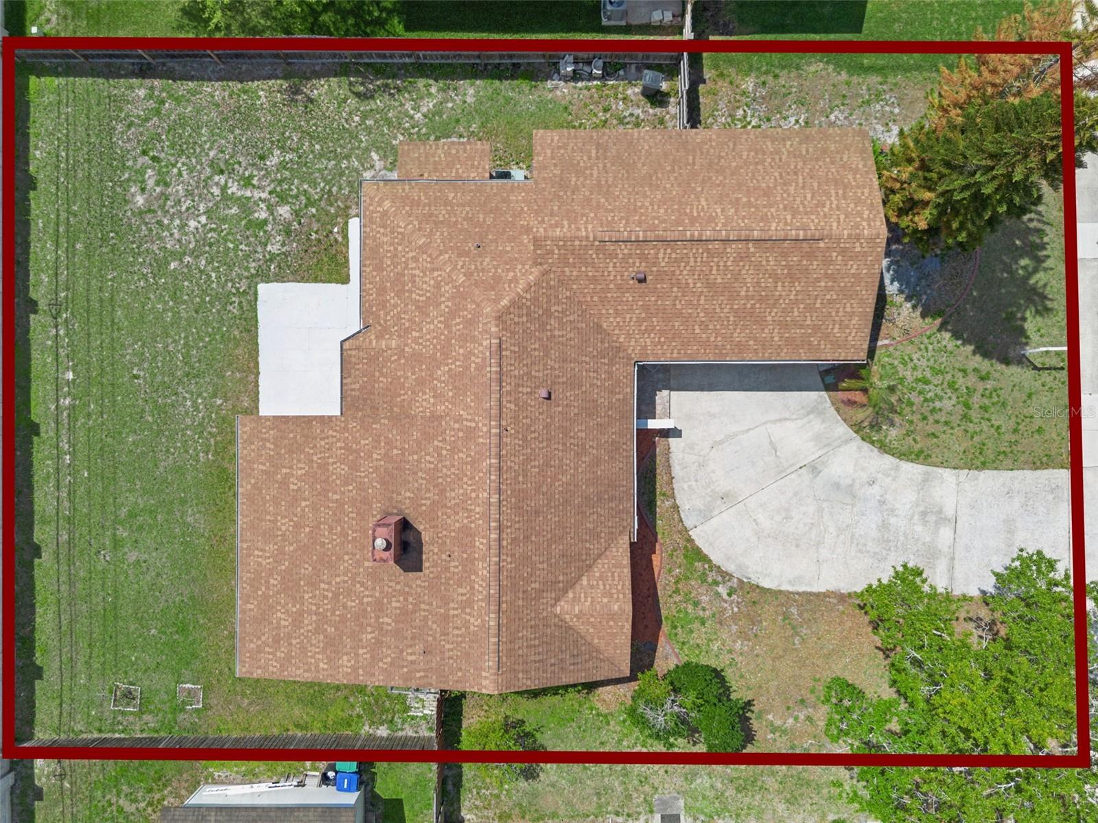 Listing photo id 33 for 4136 Tall Tree Drive