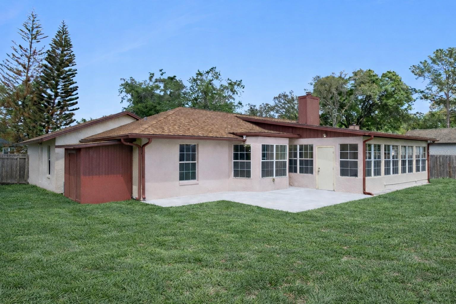 Listing photo id 43 for 4136 Tall Tree Drive