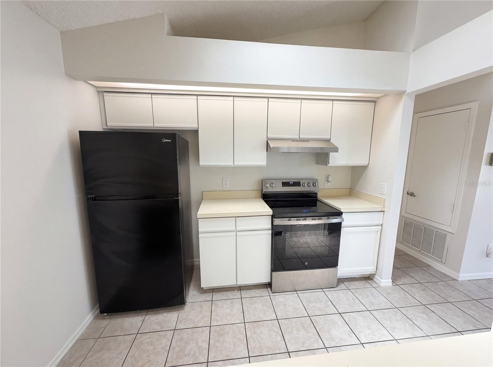 Image 16 of 18 For 2000 Plainfield Drive