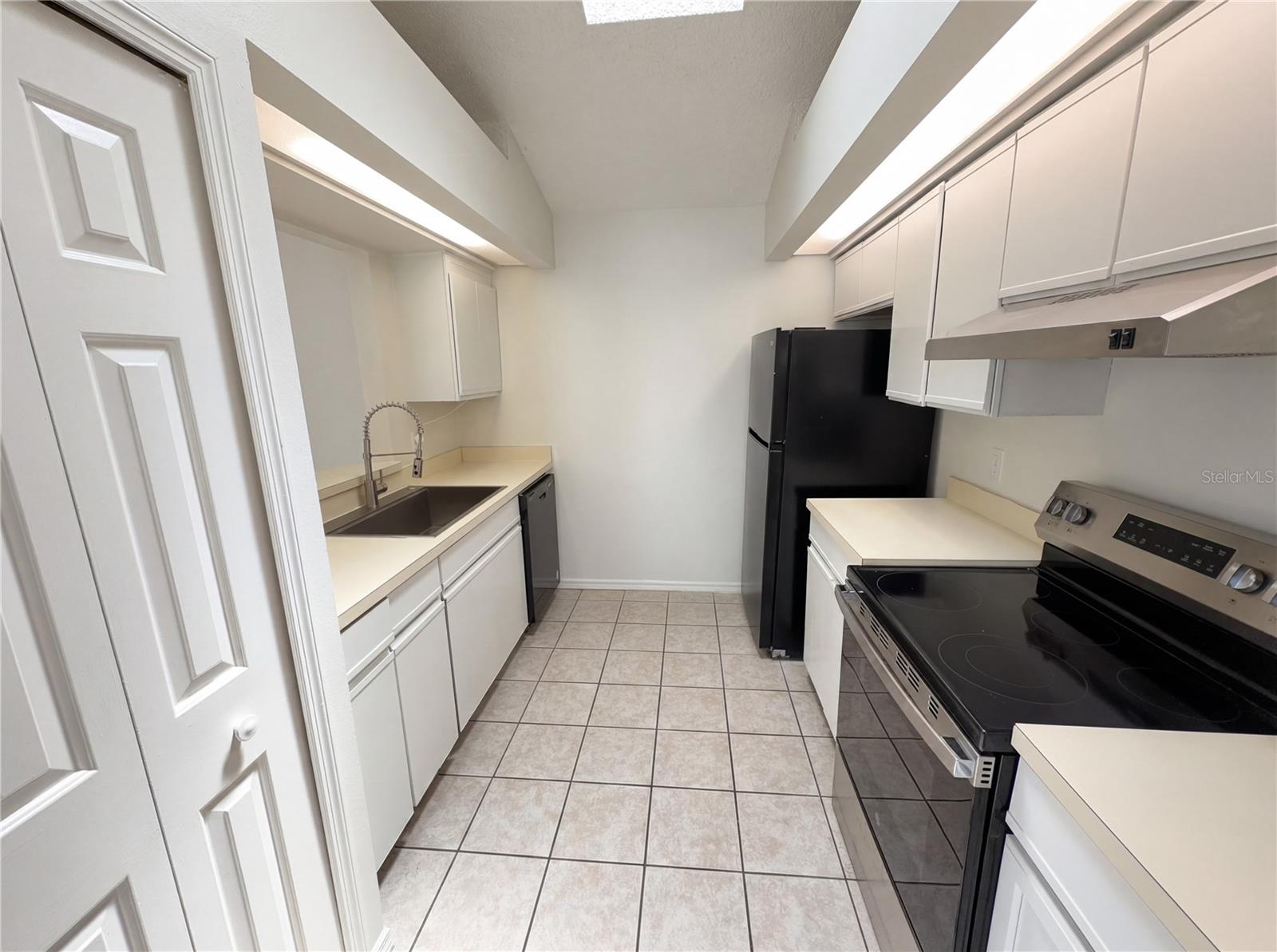 Image 2 of 18 For 2000 Plainfield Drive