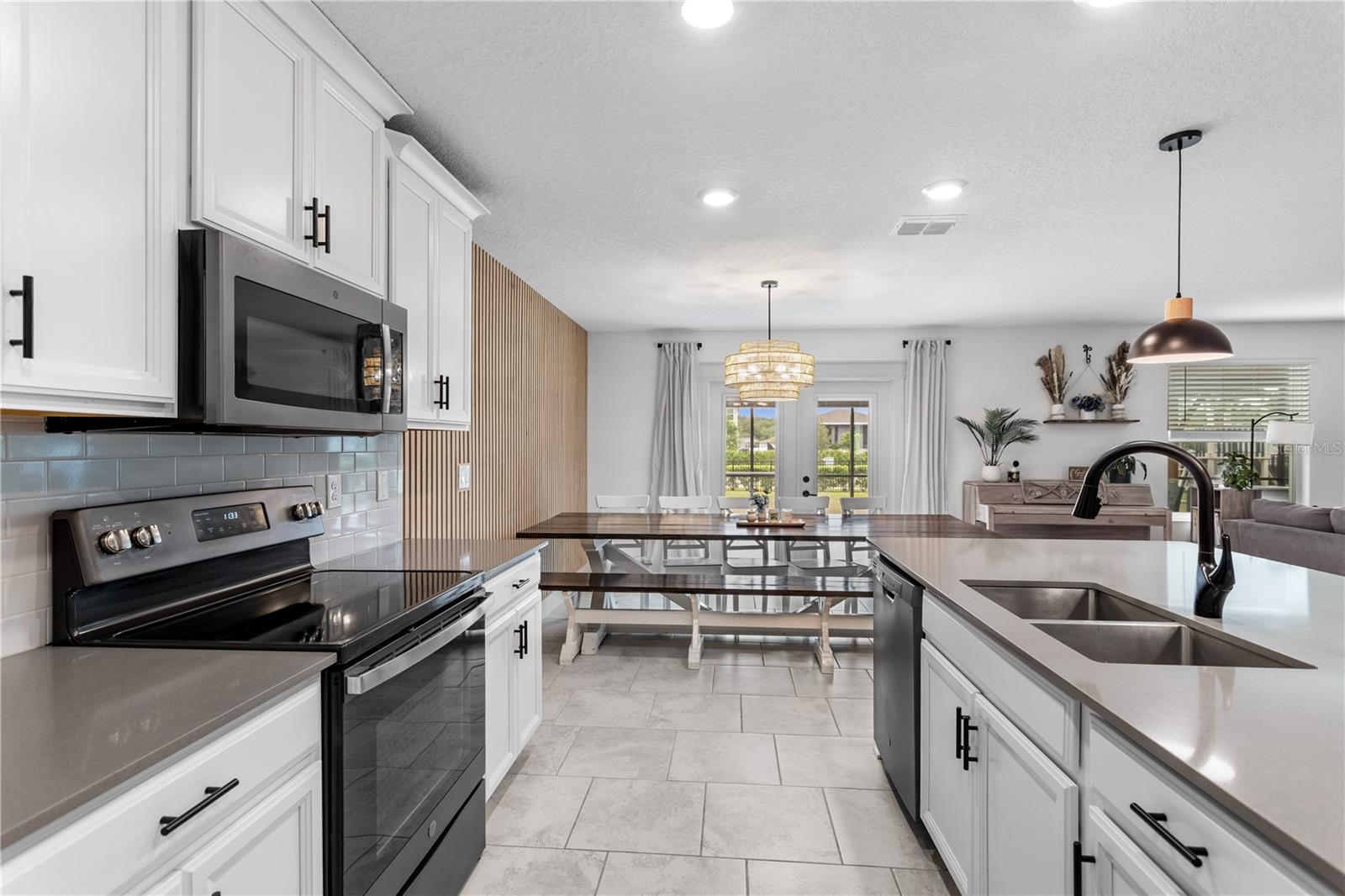 Image 11 of 41 For 5693 Alenlon Way