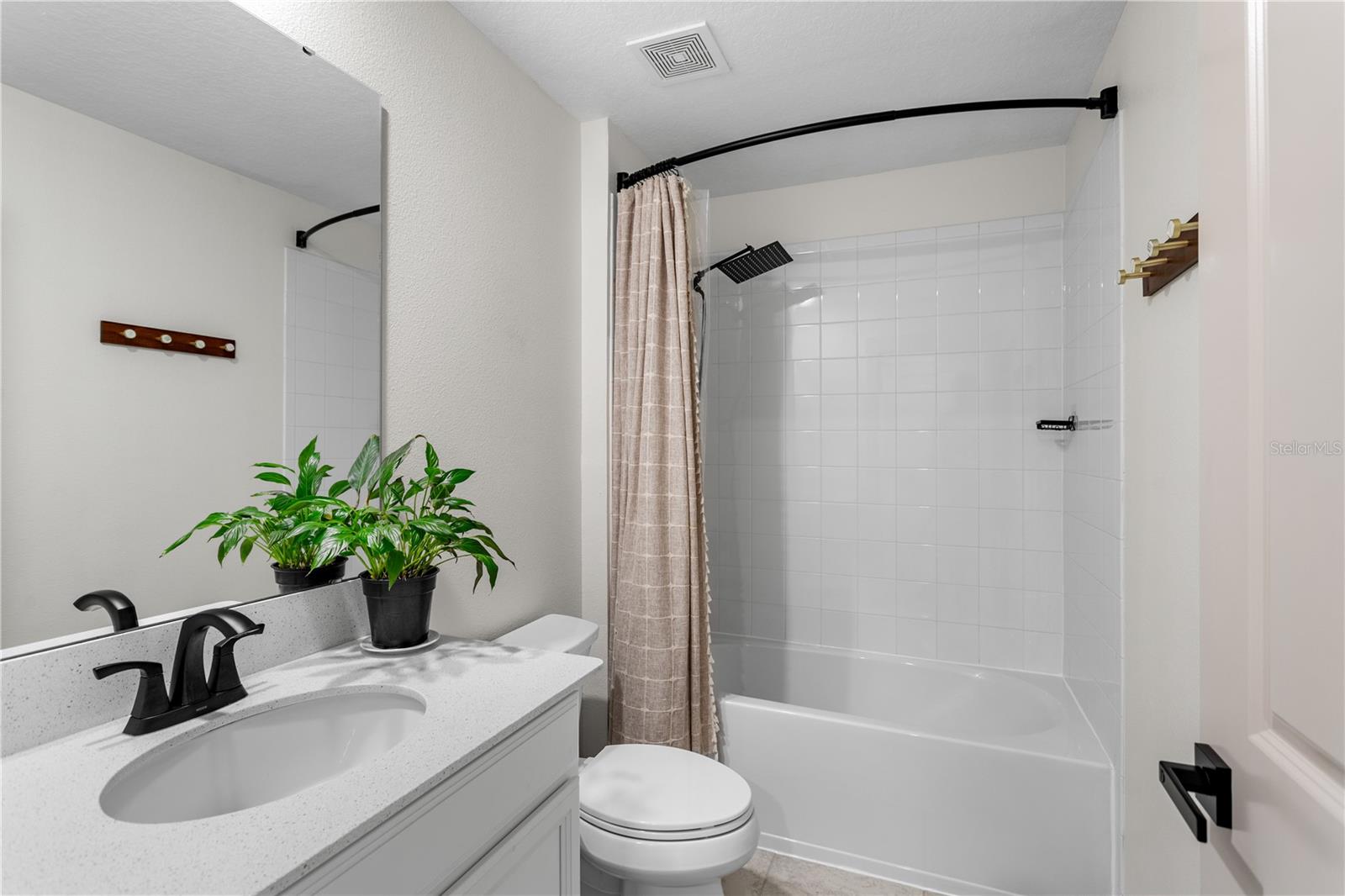 Image 17 of 41 For 5693 Alenlon Way