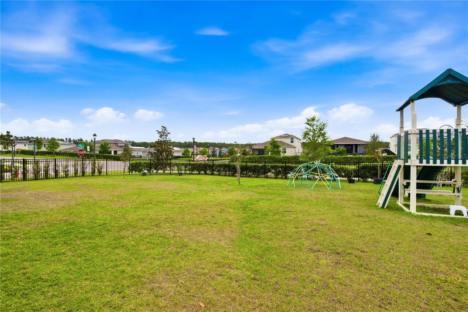 Image 37 of 41 For 5693 Alenlon Way