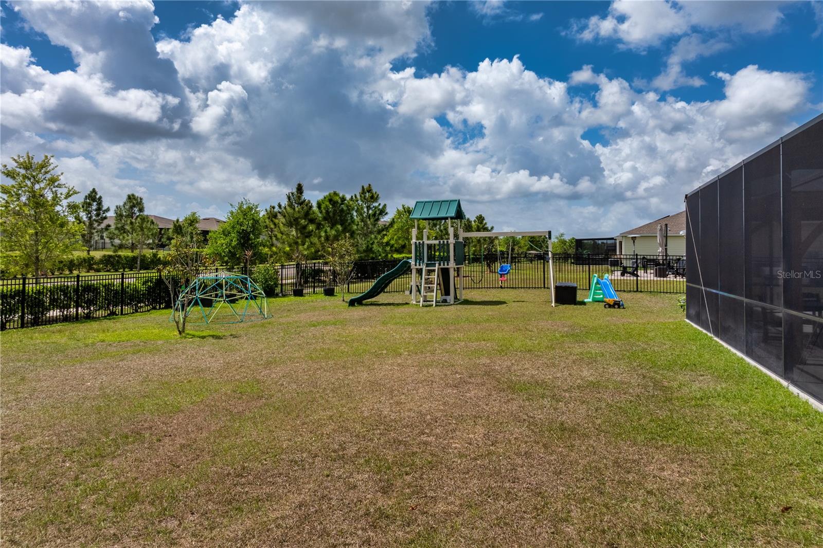 Image 38 of 41 For 5693 Alenlon Way