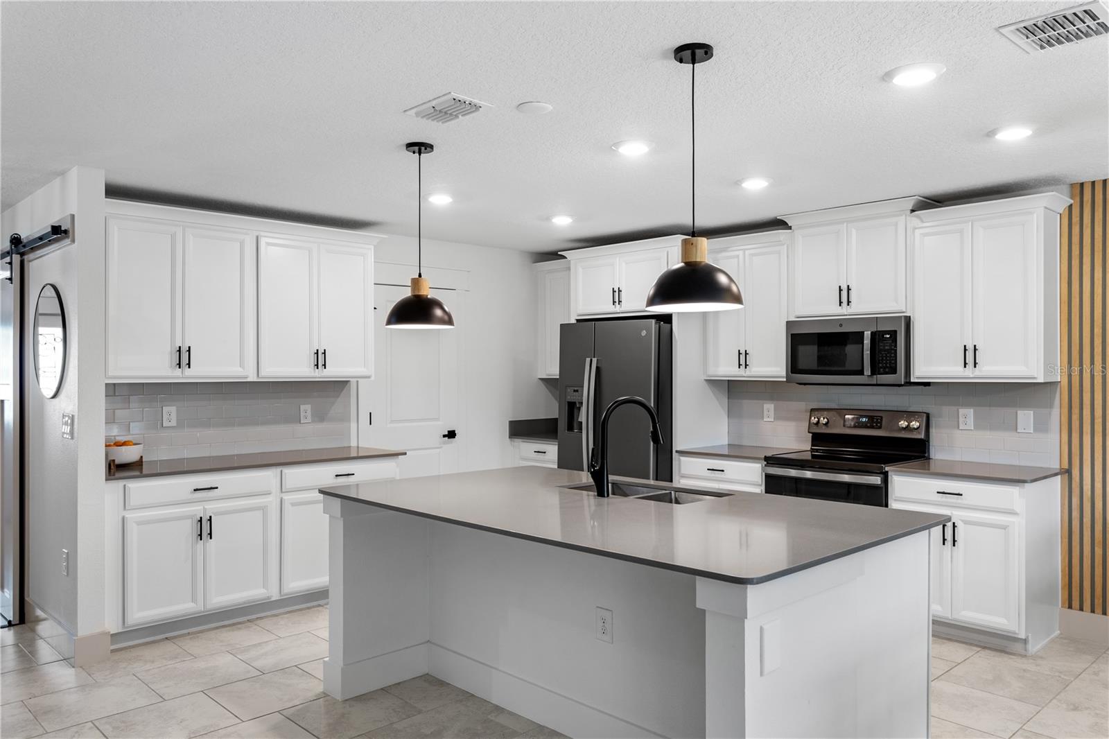 Image 9 of 41 For 5693 Alenlon Way