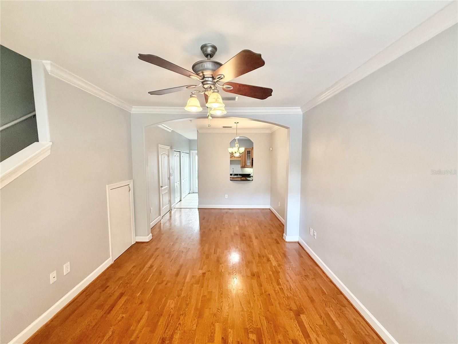 Image 11 of 31 For 307 New Hampshire Street B