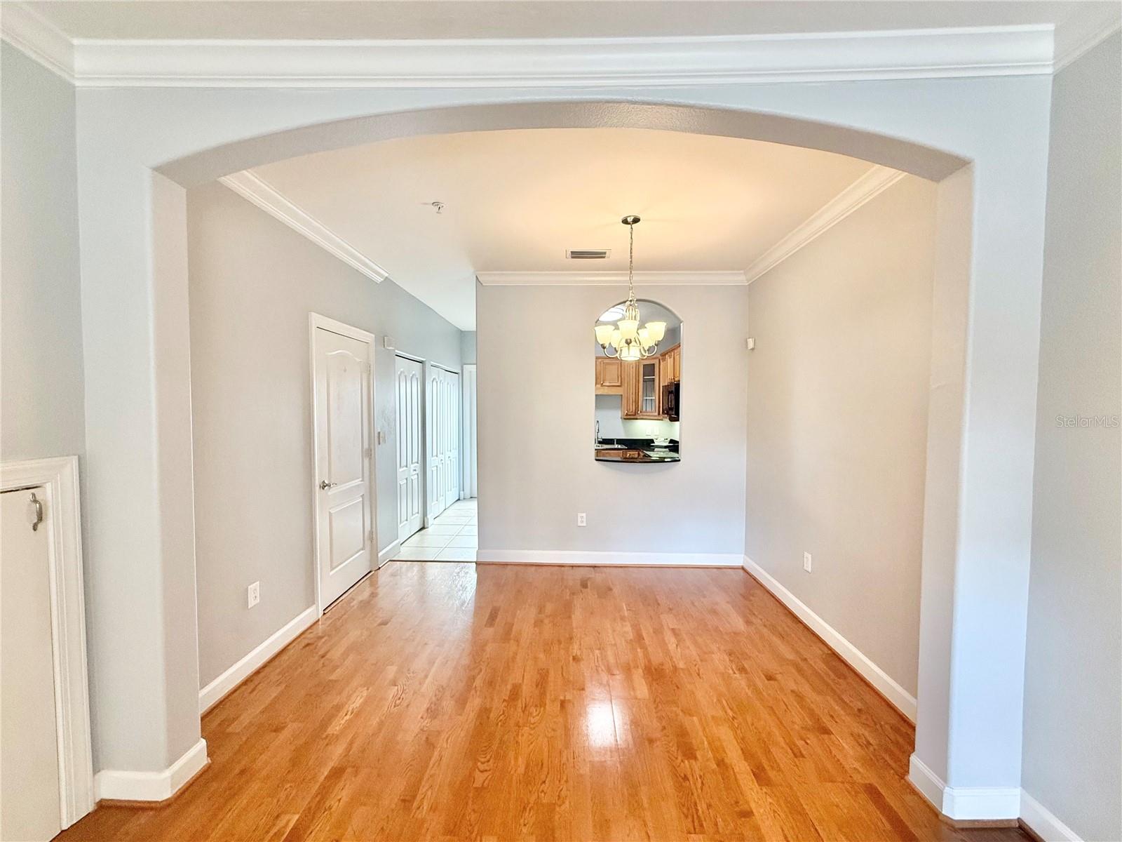 Image 12 of 31 For 307 New Hampshire Street B