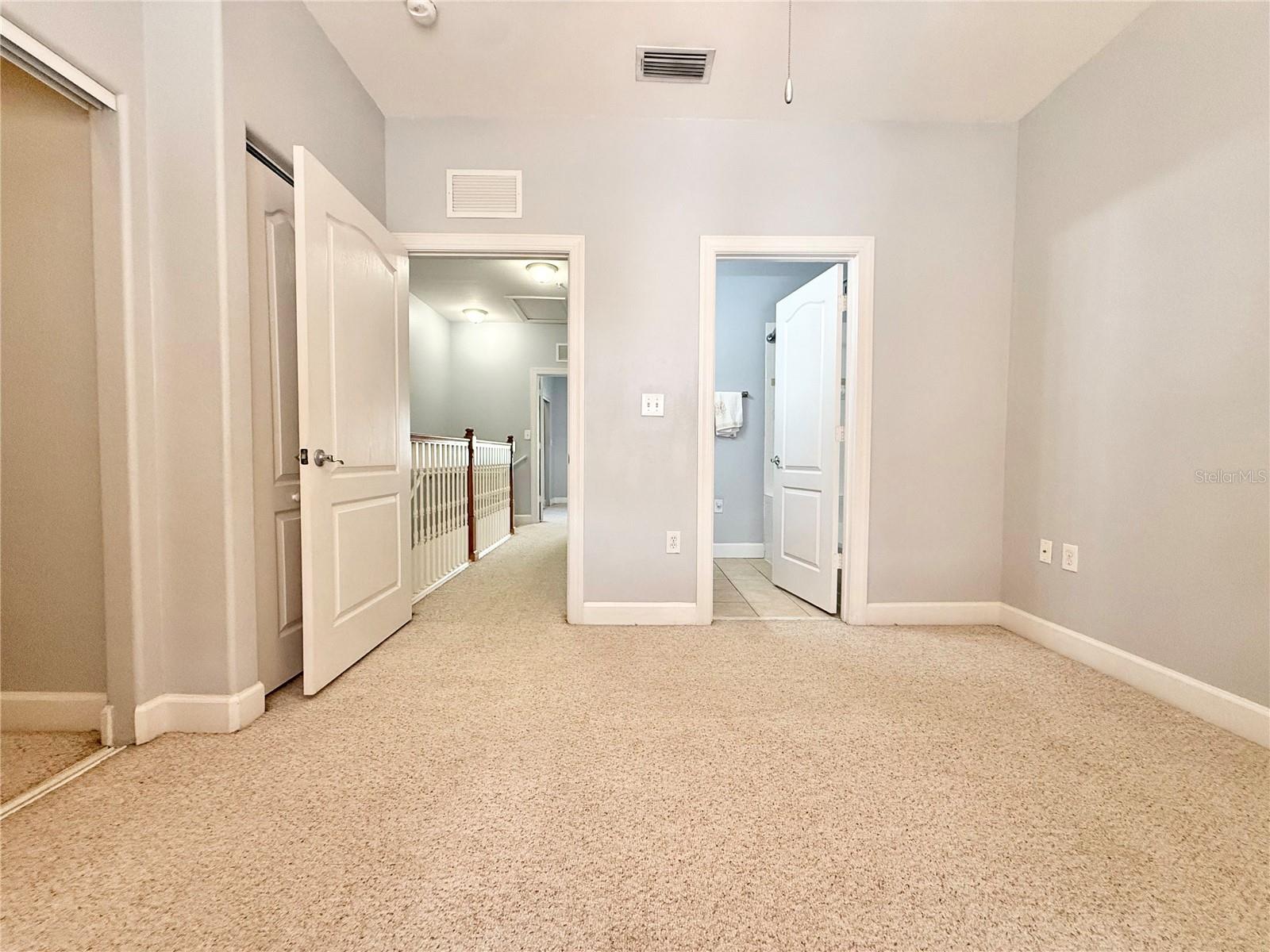 Image 17 of 31 For 307 New Hampshire Street B