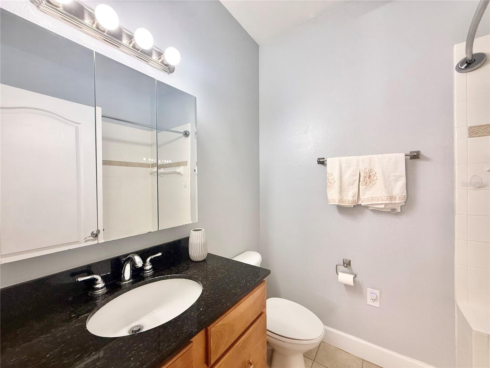 Image 18 of 31 For 307 New Hampshire Street B