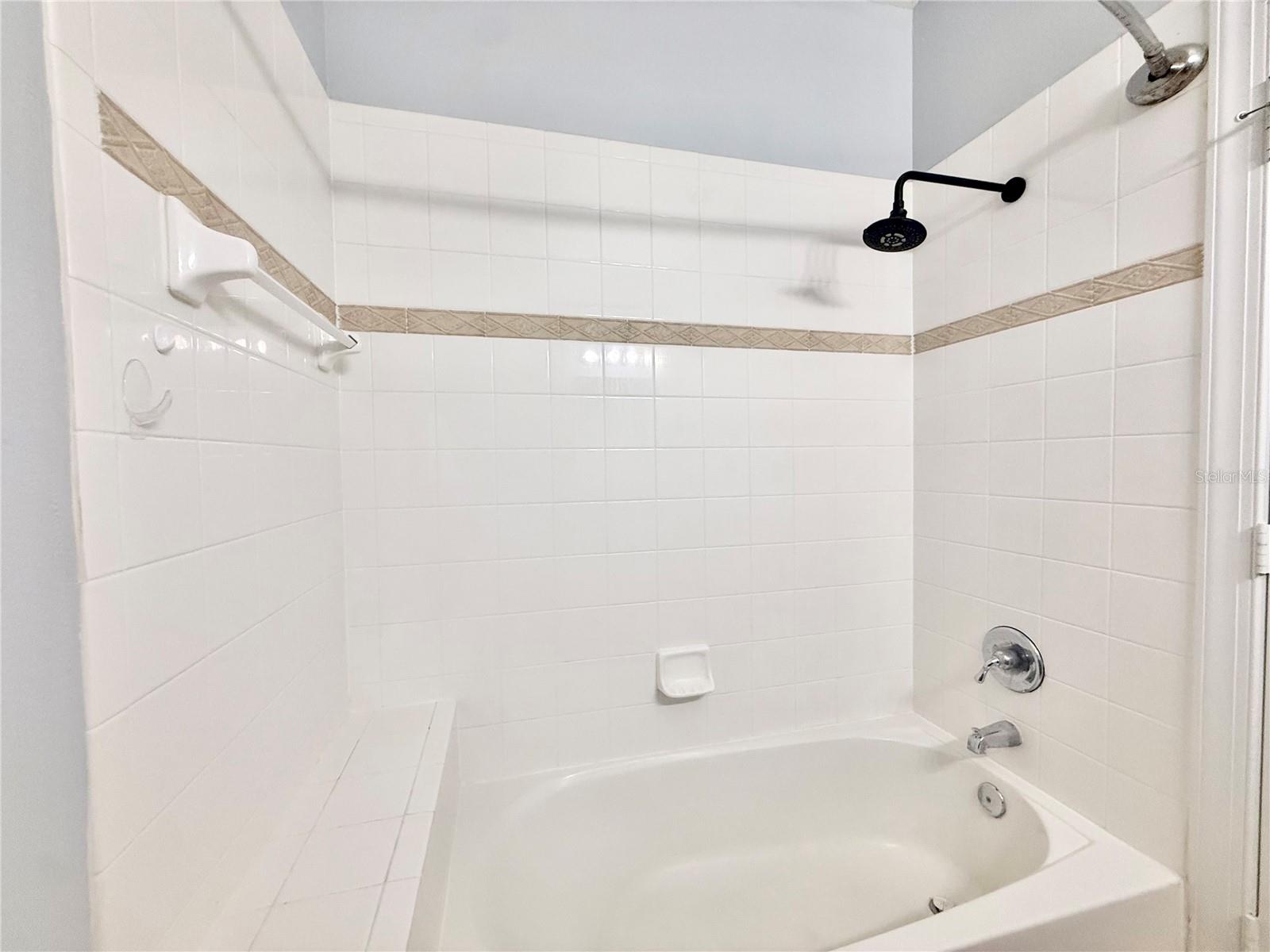 Image 19 of 31 For 307 New Hampshire Street B