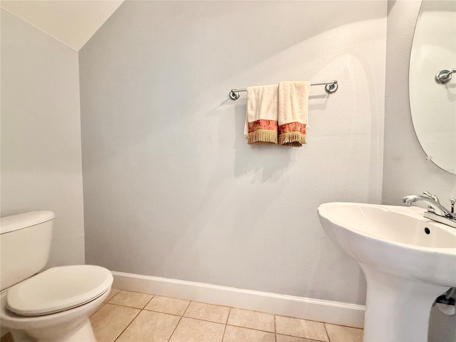 Image 26 of 31 For 307 New Hampshire Street B