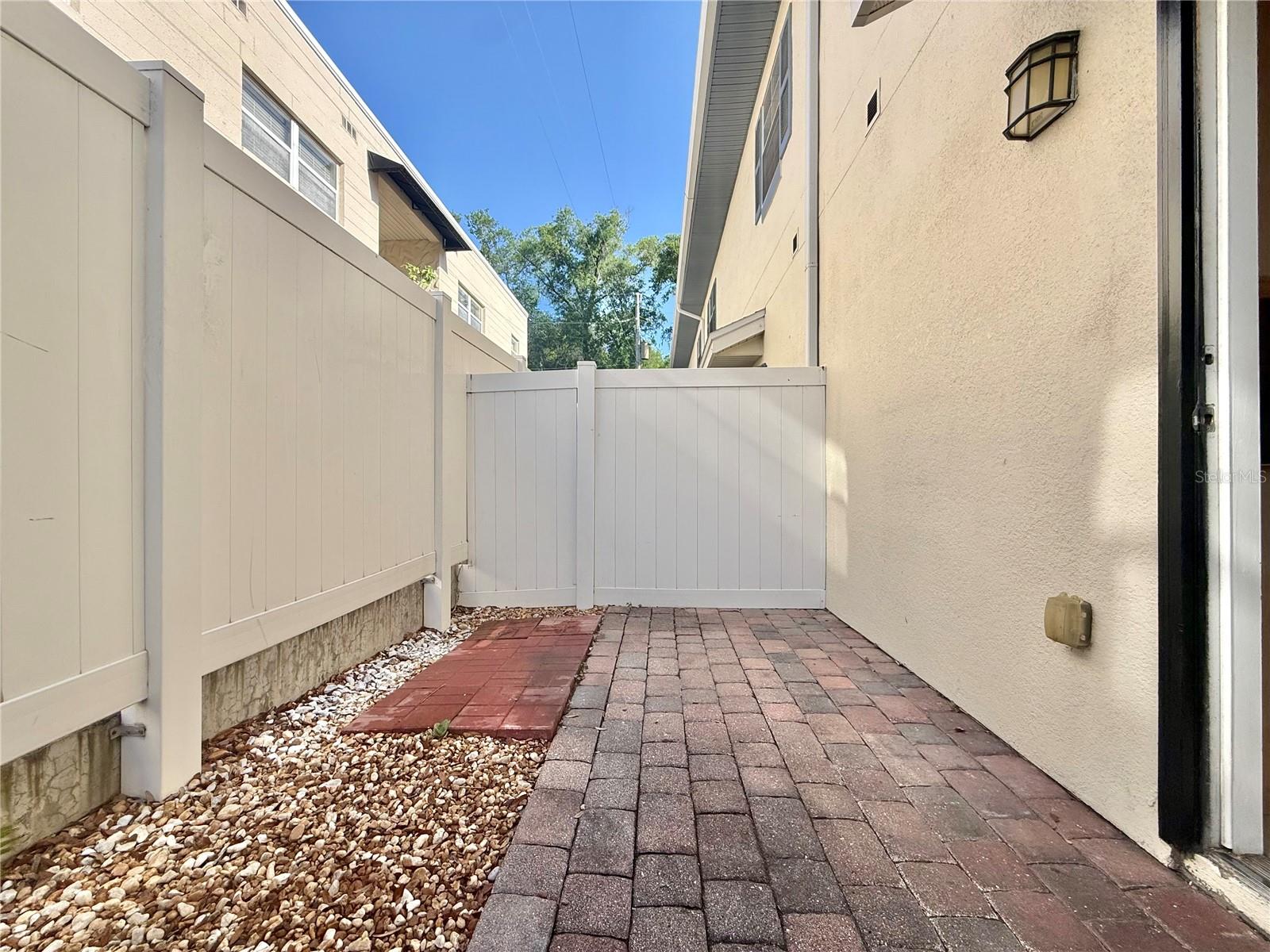 Image 28 of 31 For 307 New Hampshire Street B