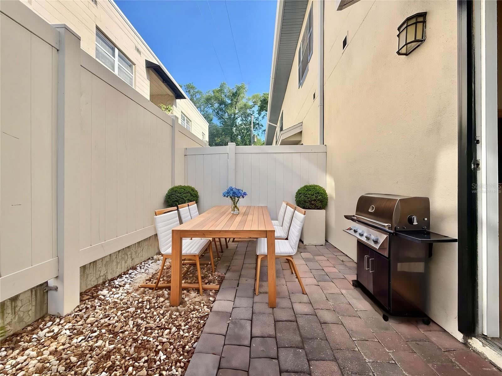 Image 3 of 31 For 307 New Hampshire Street B