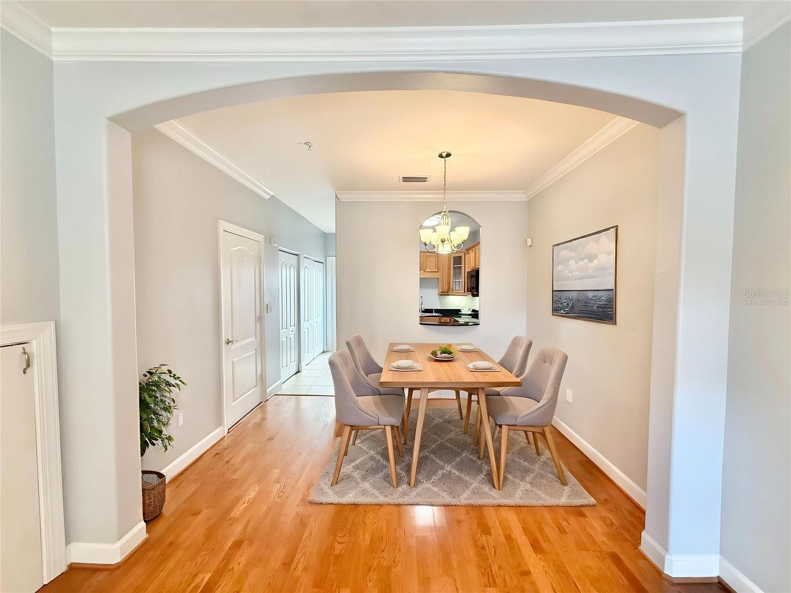 Image 5 of 31 For 307 New Hampshire Street B