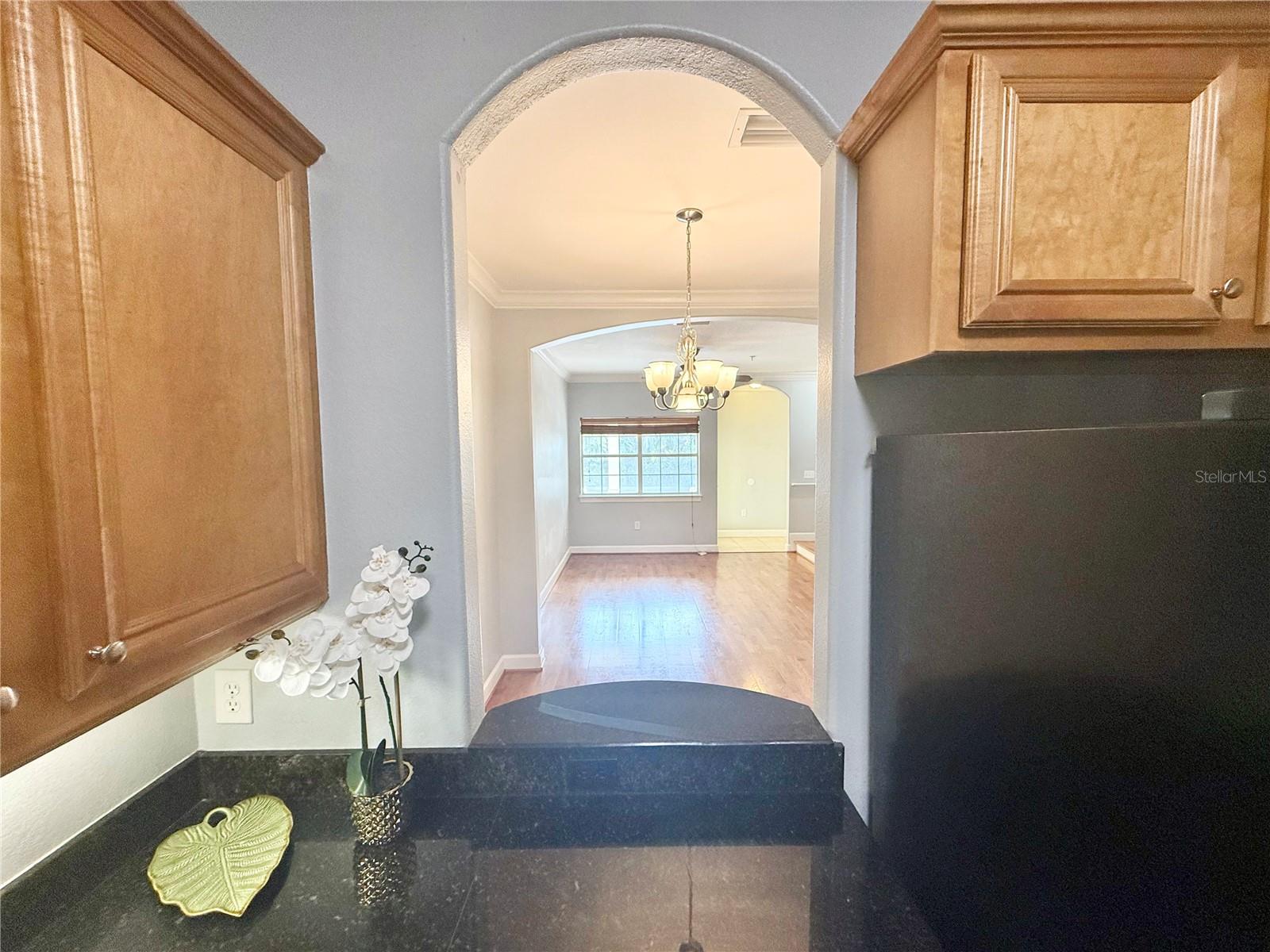 Image 8 of 31 For 307 New Hampshire Street B