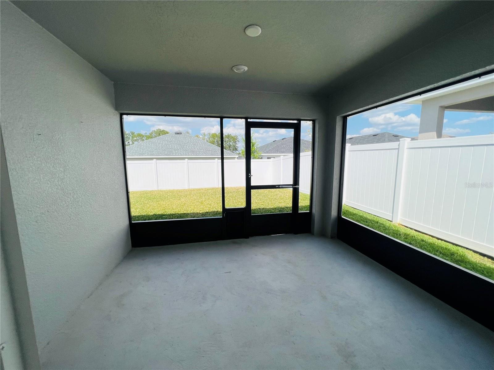 Image 21 of 27 For 1824 Brisbane Place