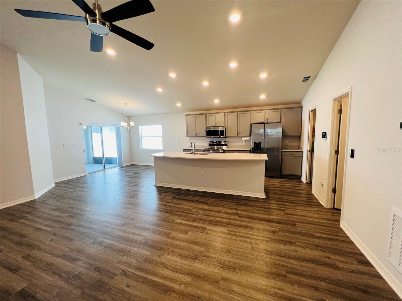 Image 4 of 27 For 1824 Brisbane Place