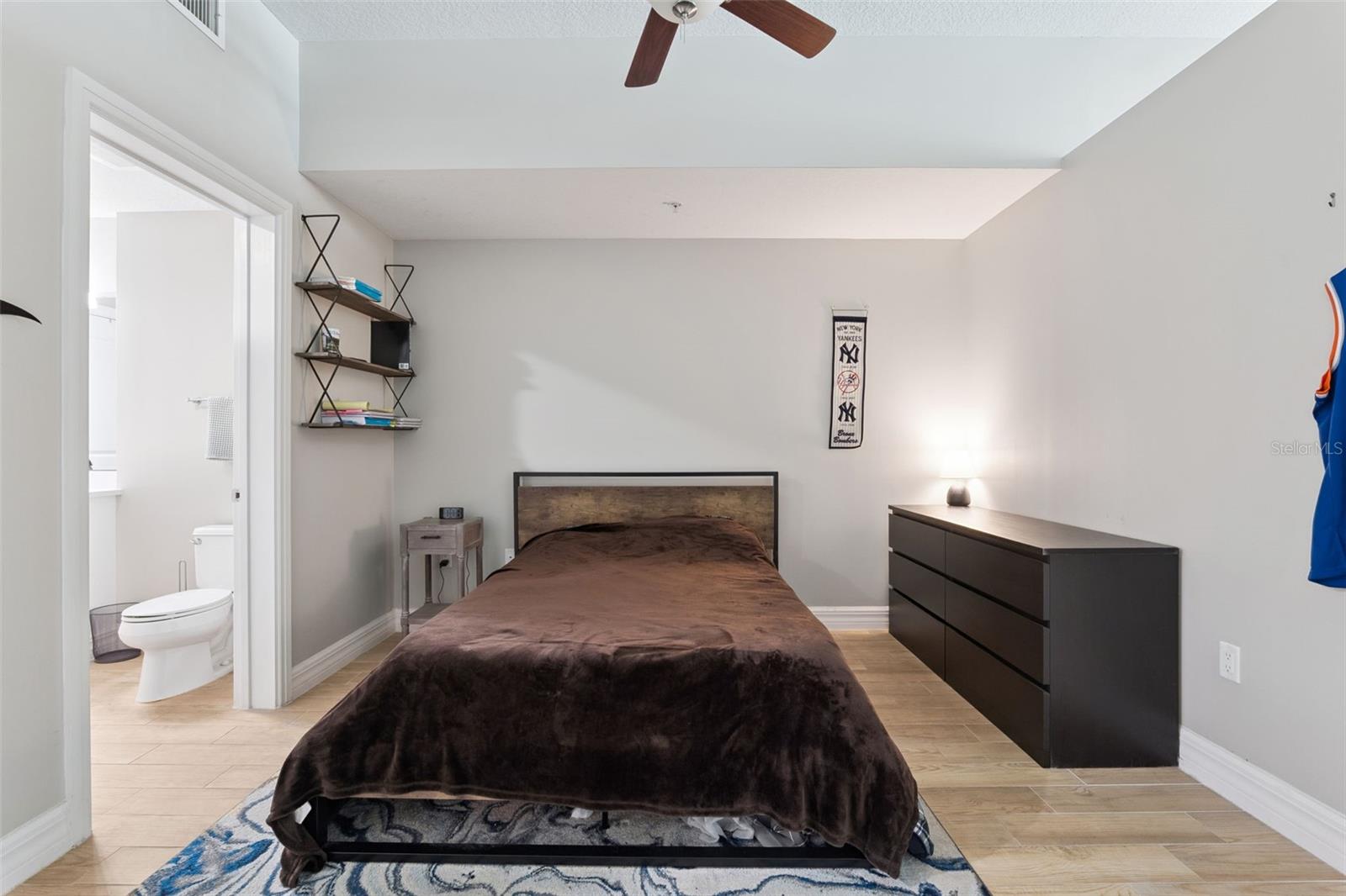 Image 10 of 35 For 101 Eola Drive 815