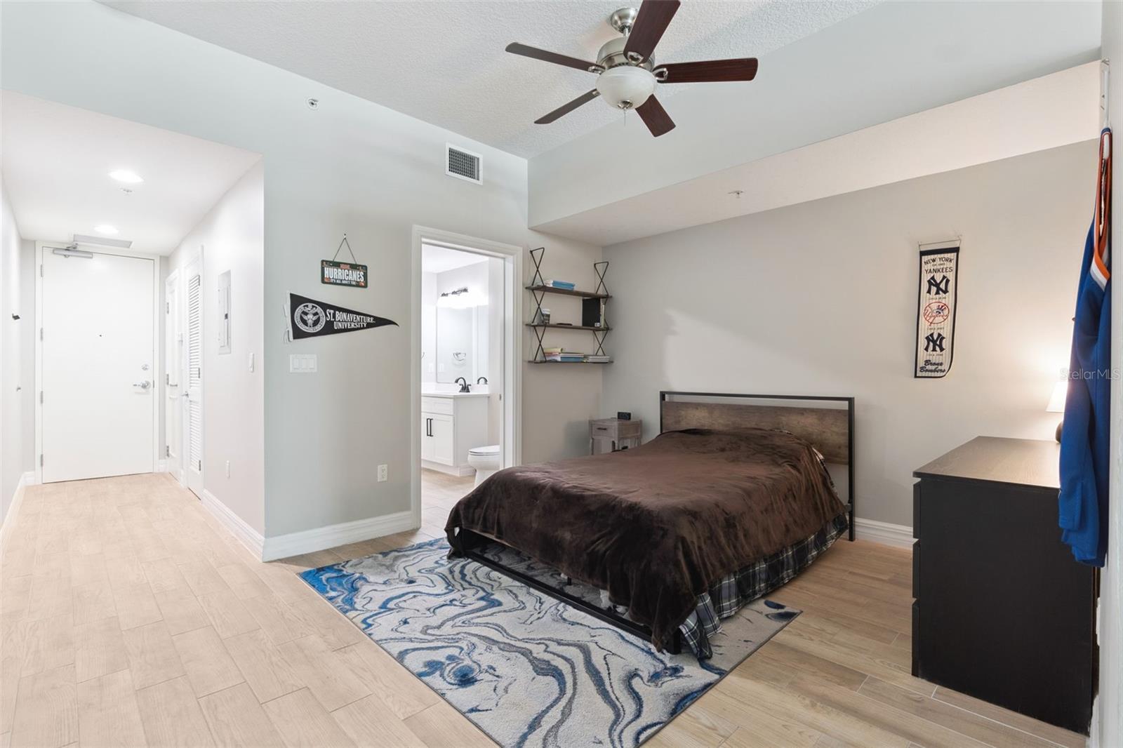 Image 11 of 35 For 101 Eola Drive 815