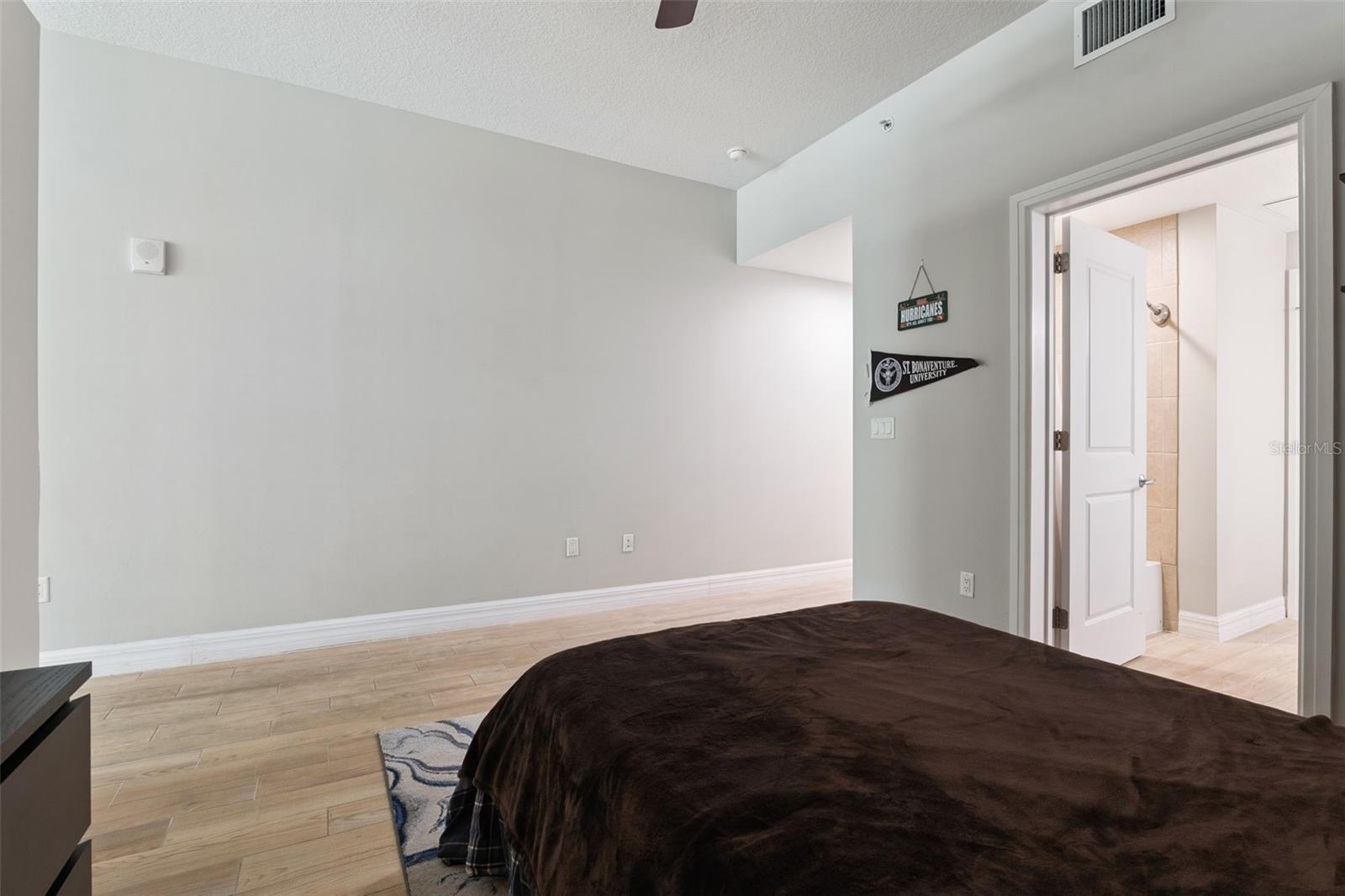 Image 12 of 35 For 101 Eola Drive 815