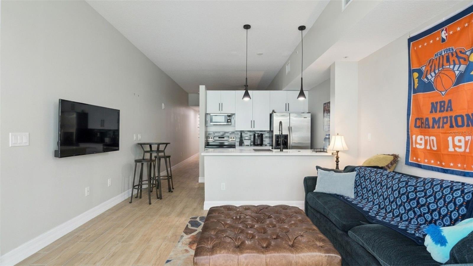 Image 4 of 35 For 101 Eola Drive 815