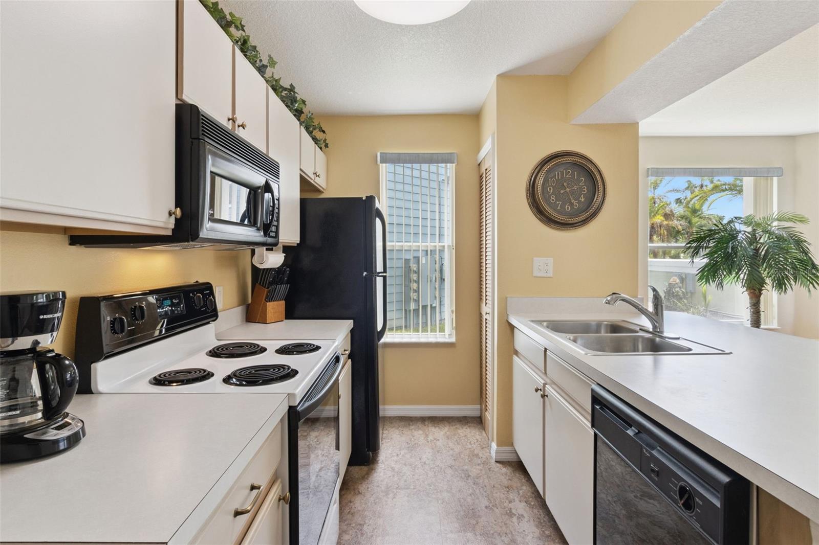 Image 11 of 36 For 8707 Knightsbridge Court B