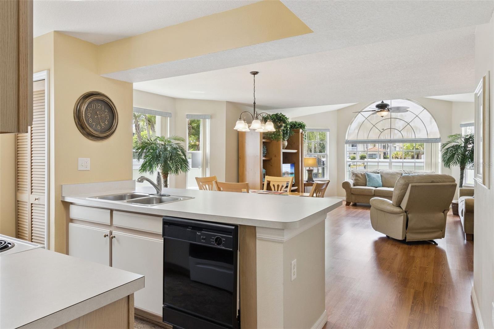 Image 12 of 36 For 8707 Knightsbridge Court B