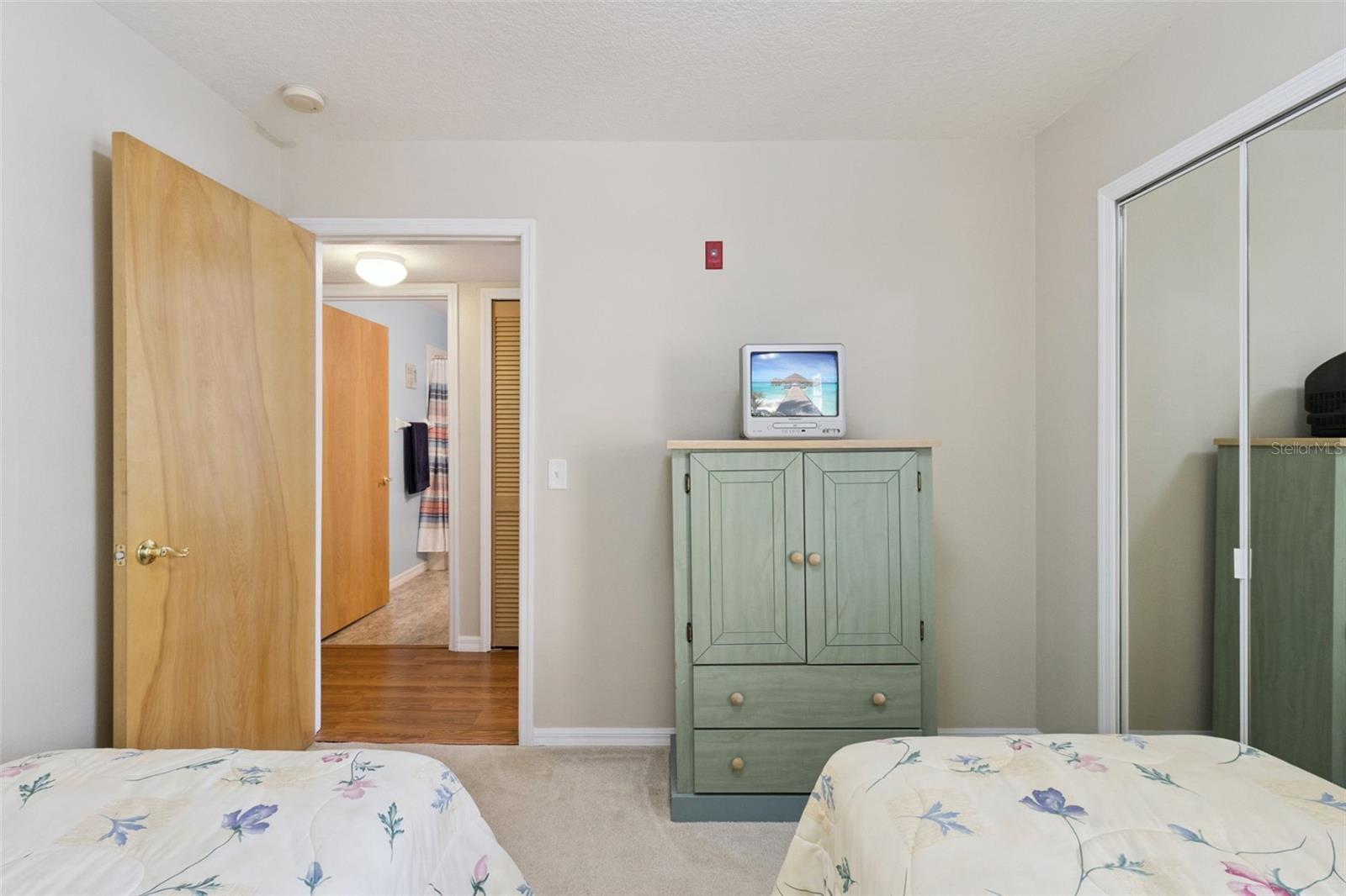 Image 21 of 36 For 8707 Knightsbridge Court B