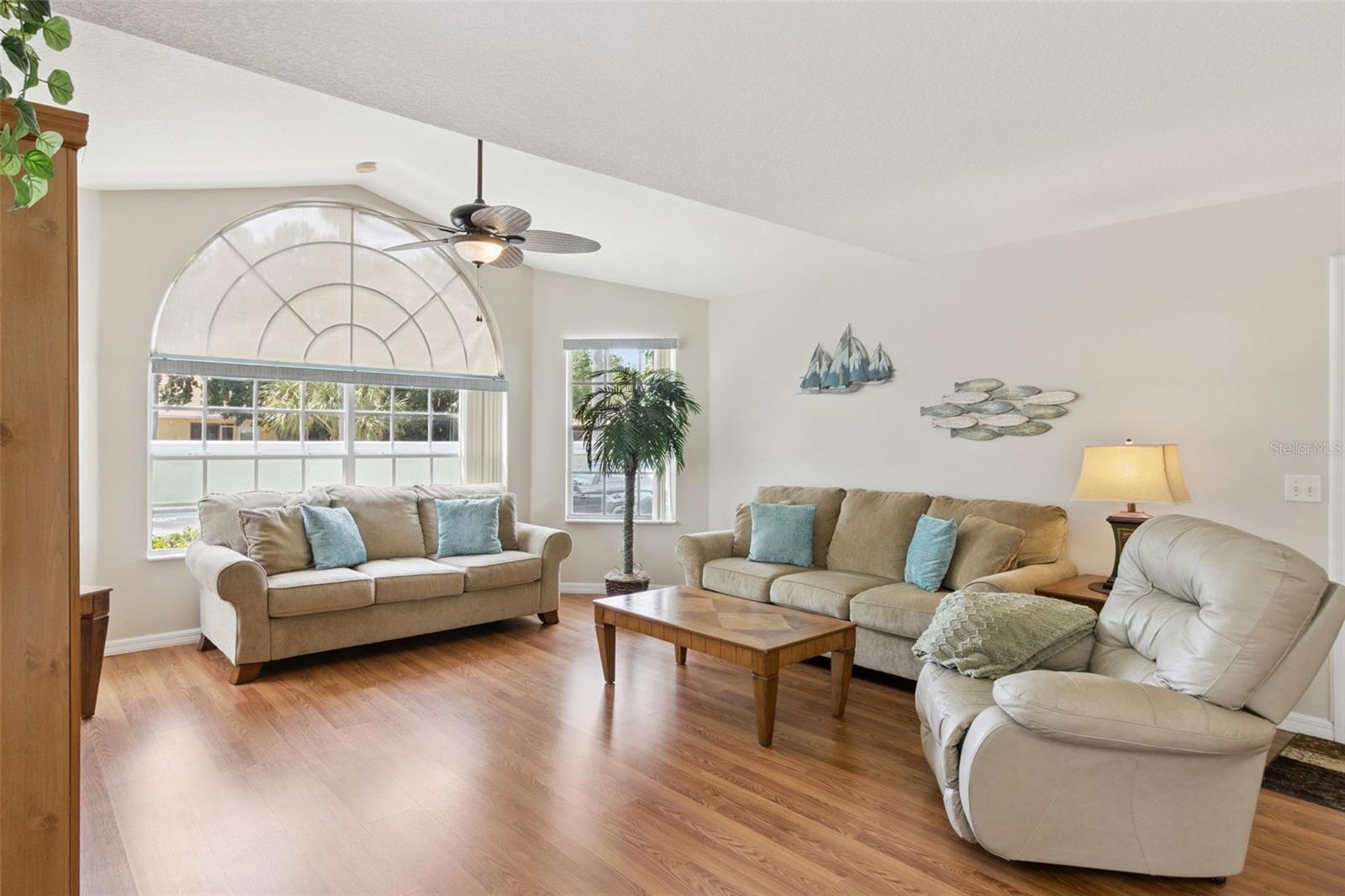 Image 4 of 36 For 8707 Knightsbridge Court B