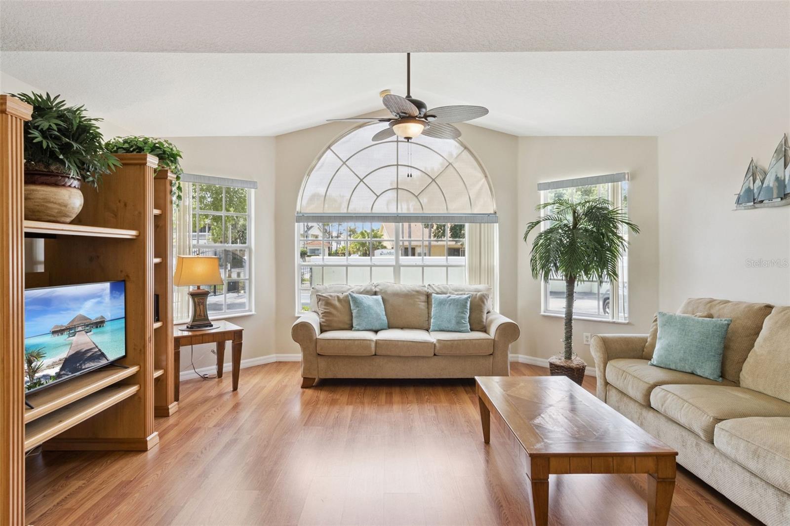 Image 5 of 36 For 8707 Knightsbridge Court B