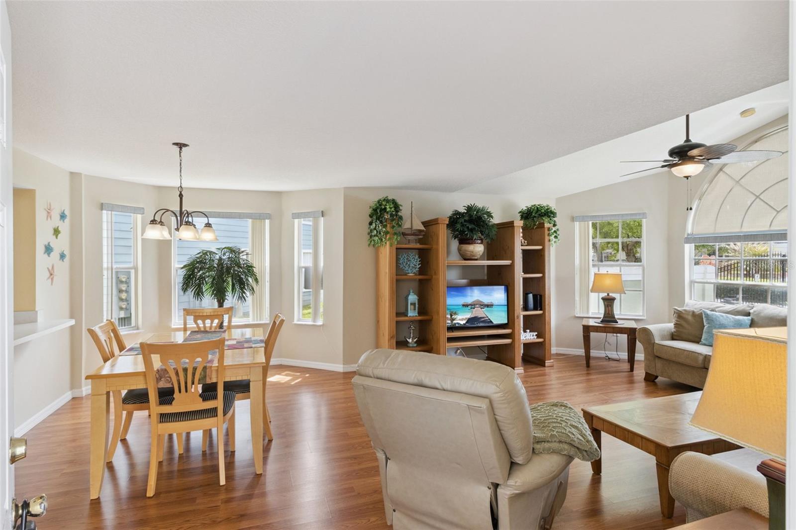 Image 7 of 36 For 8707 Knightsbridge Court B