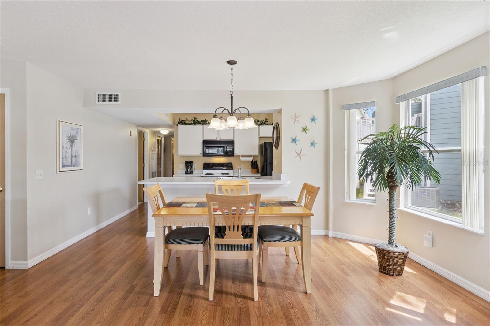 Image 8 of 36 For 8707 Knightsbridge Court B