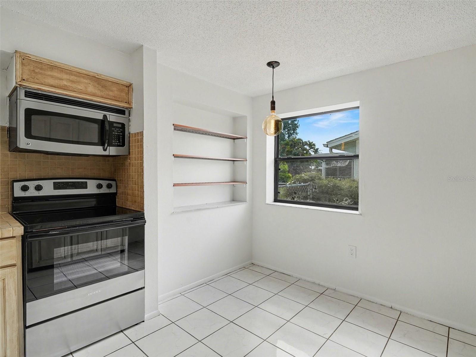 Image 13 of 25 For 4037 Maverick Avenue