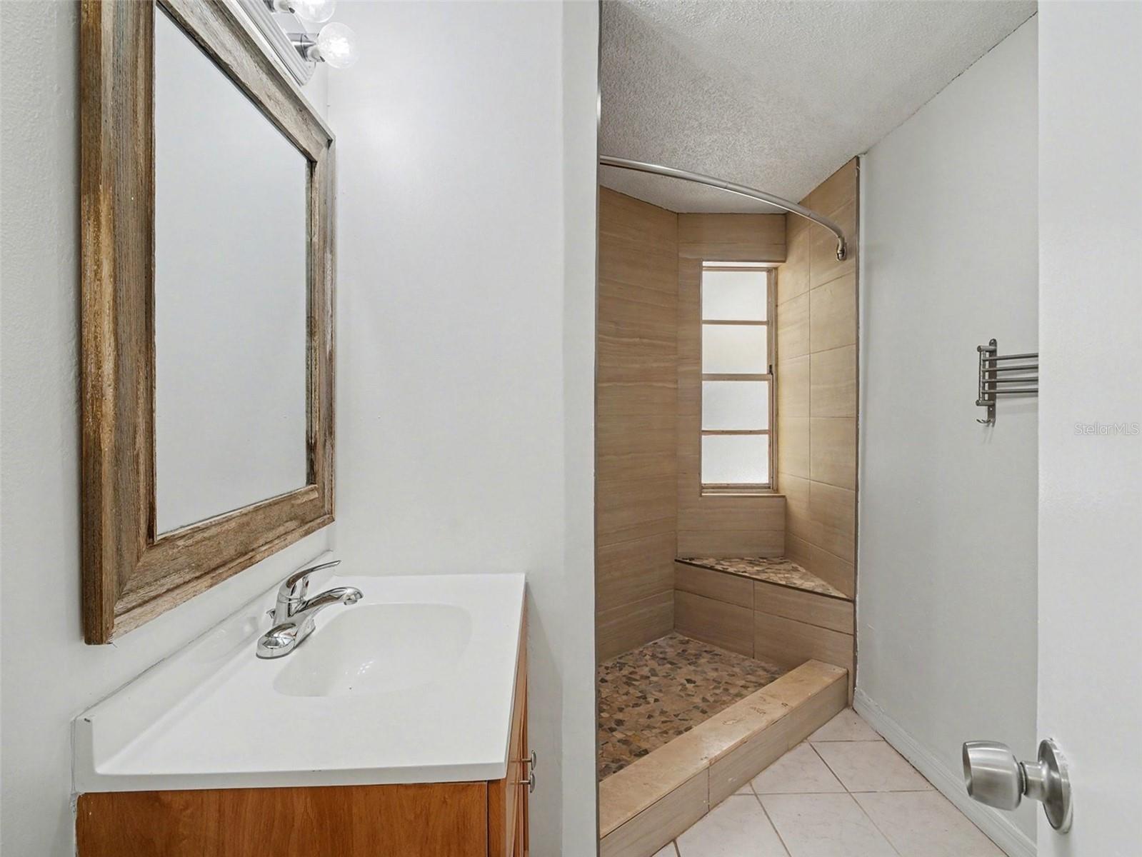 Image 14 of 25 For 4037 Maverick Avenue