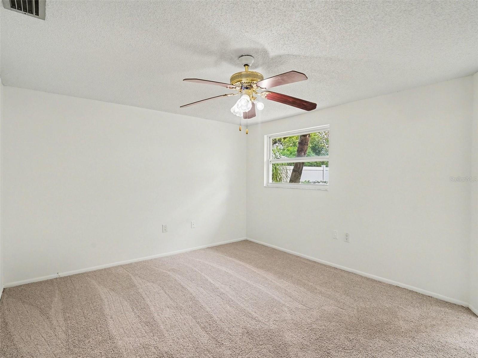 Image 15 of 25 For 4037 Maverick Avenue