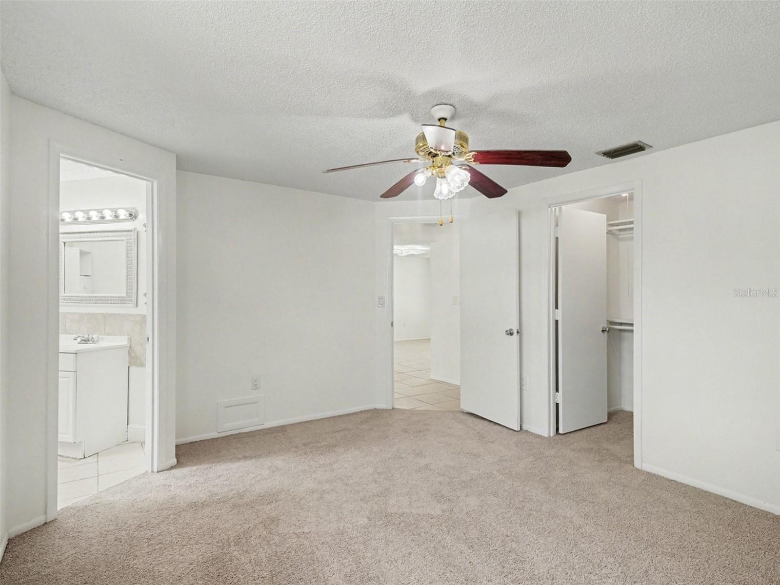 Image 16 of 25 For 4037 Maverick Avenue