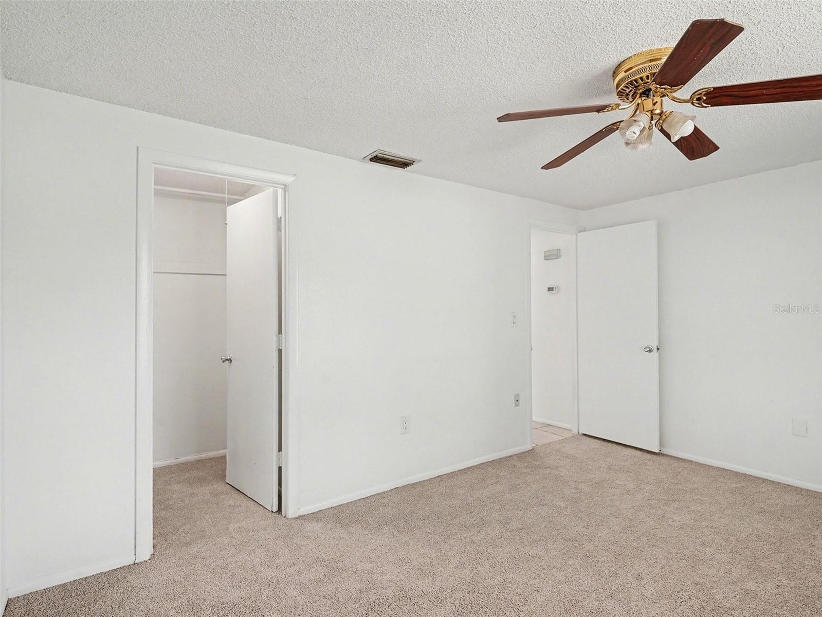 Image 20 of 25 For 4037 Maverick Avenue