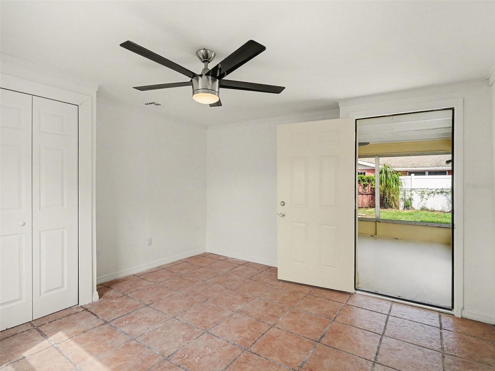 Image 22 of 25 For 4037 Maverick Avenue