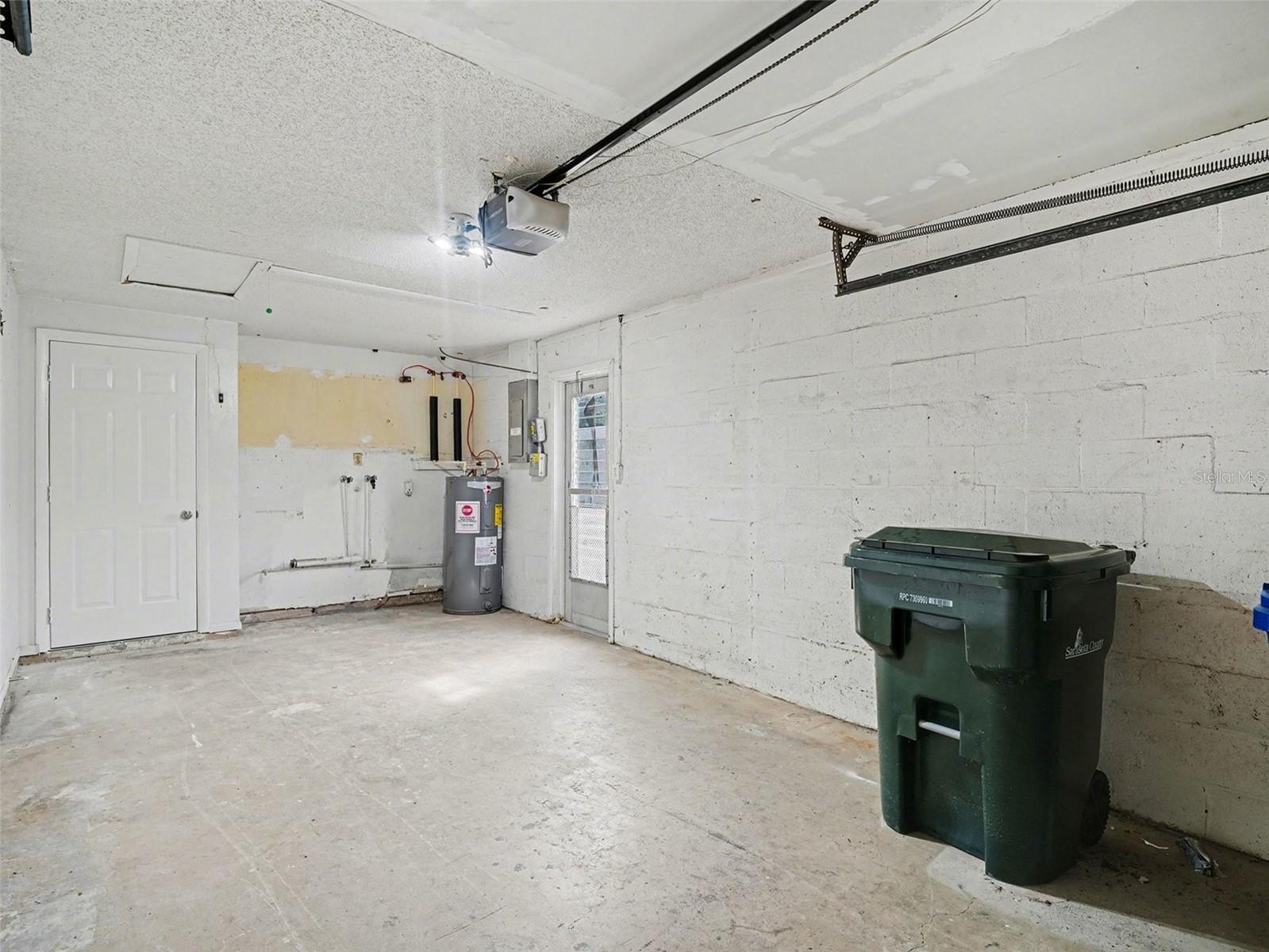 Image 23 of 25 For 4037 Maverick Avenue