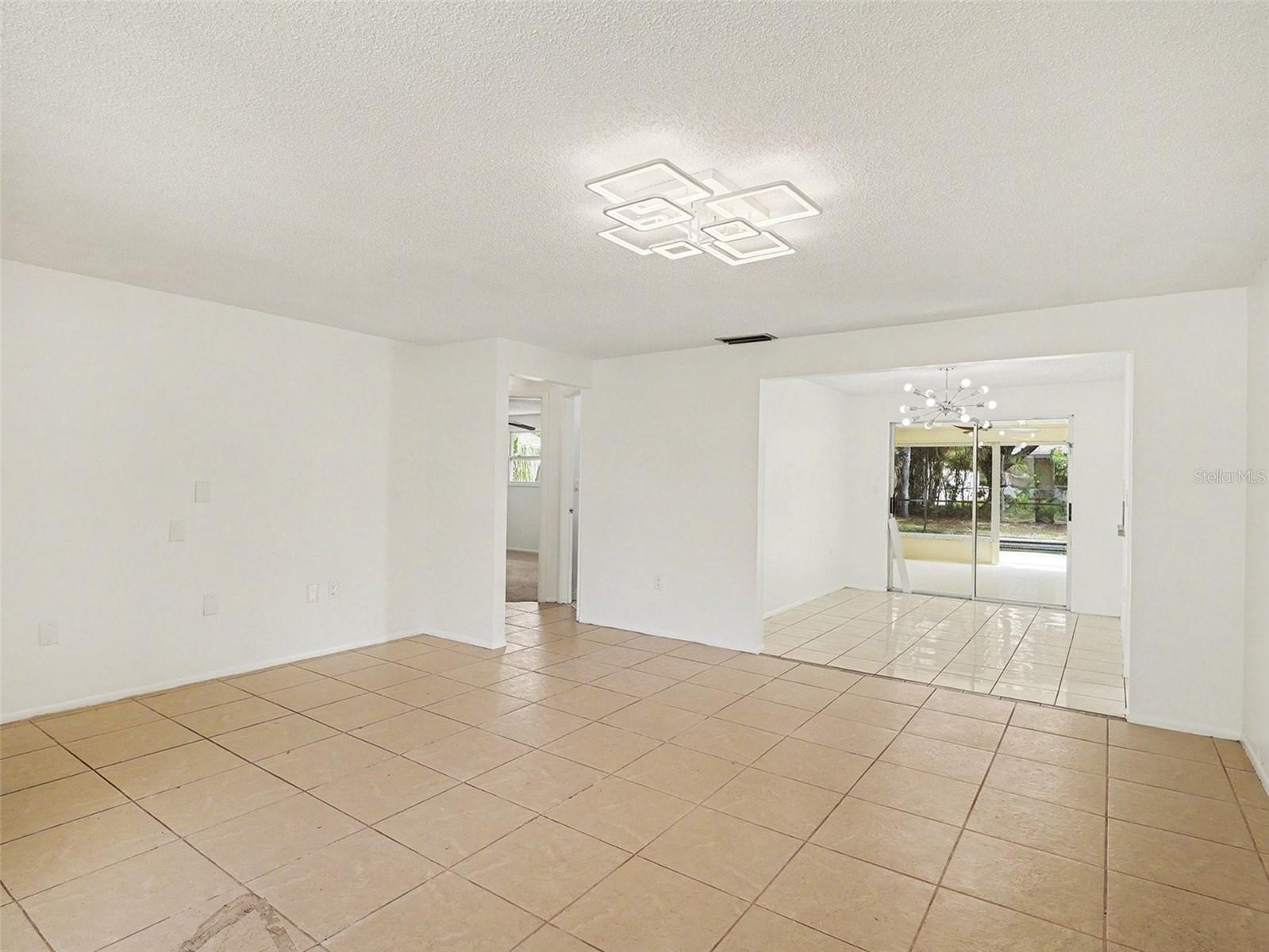 Image 6 of 25 For 4037 Maverick Avenue