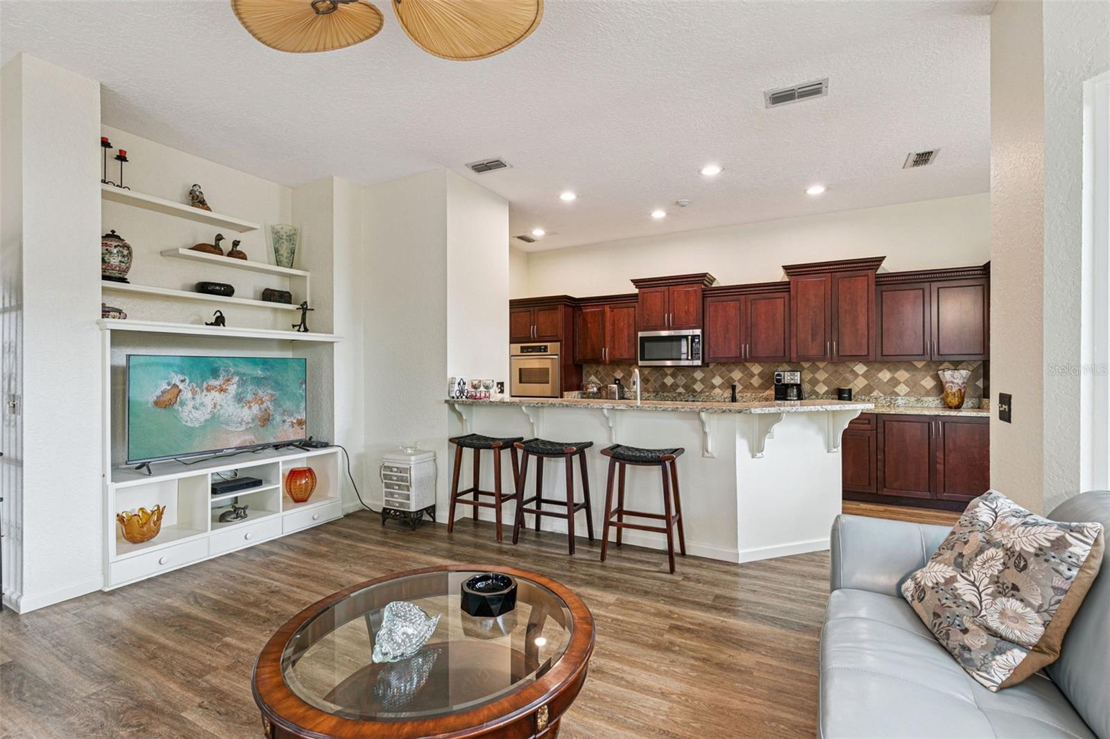 Image 15 of 74 For 501 Devon Place