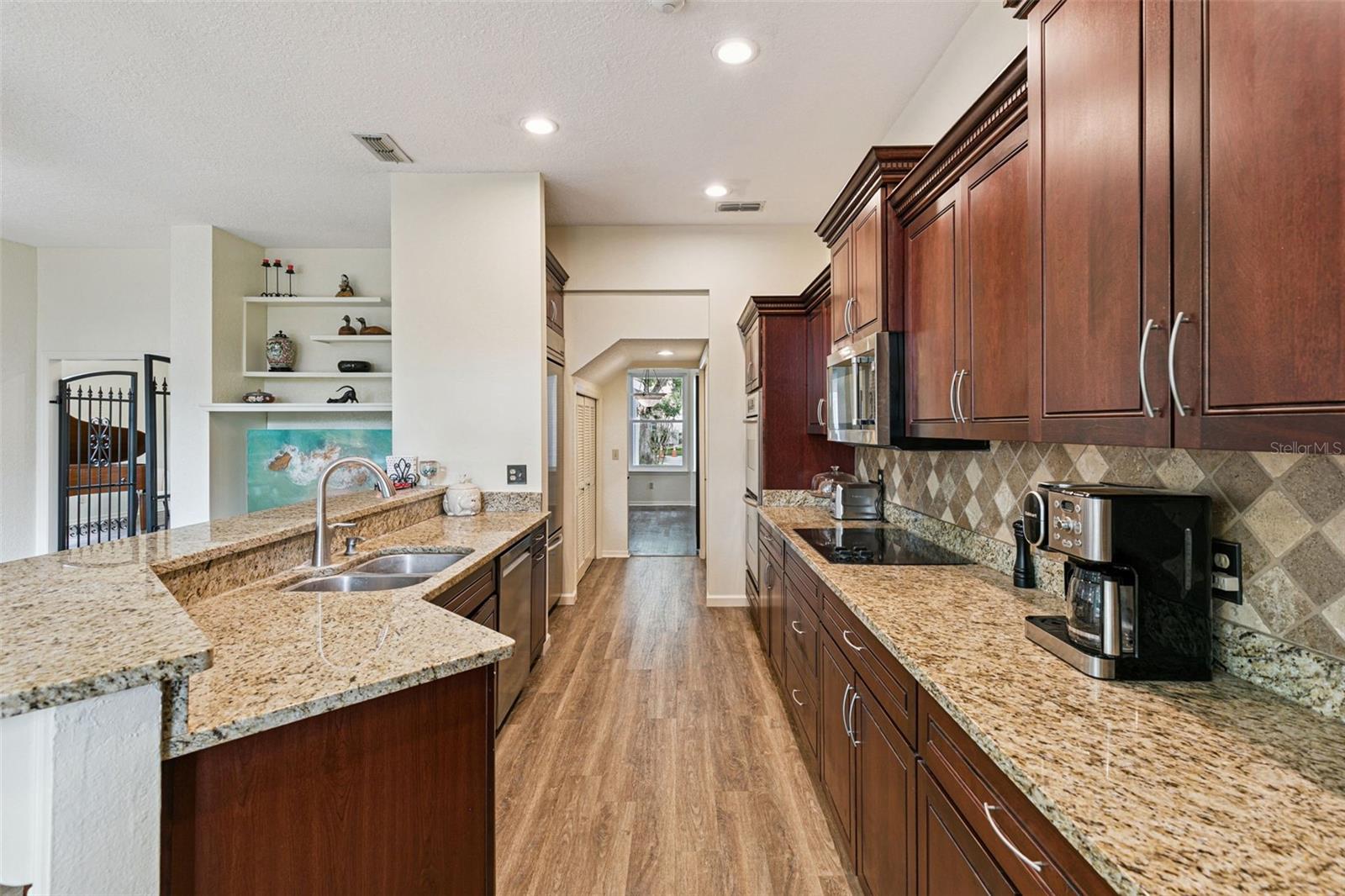 Image 17 of 74 For 501 Devon Place