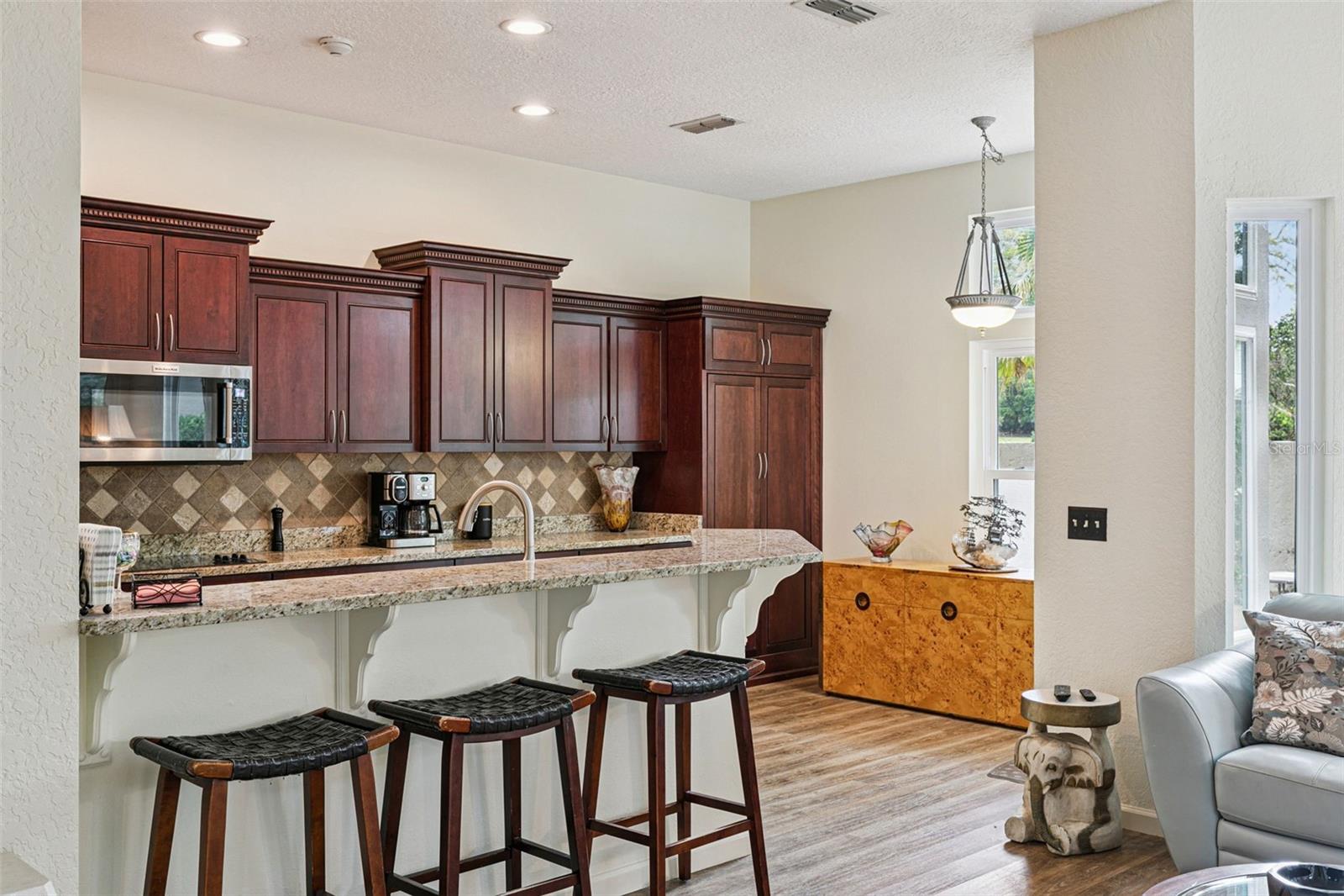 Image 18 of 74 For 501 Devon Place