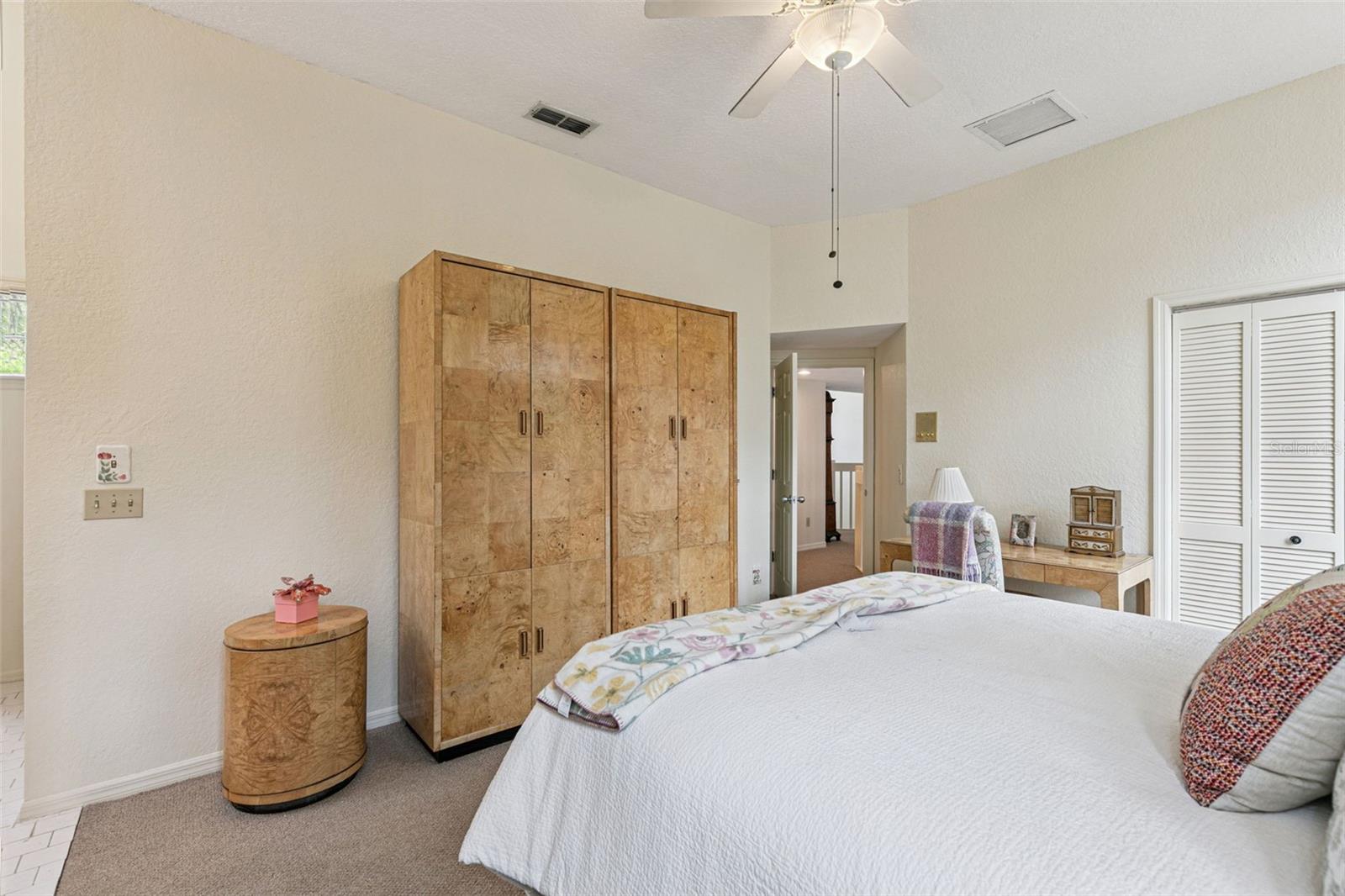 Image 25 of 74 For 501 Devon Place