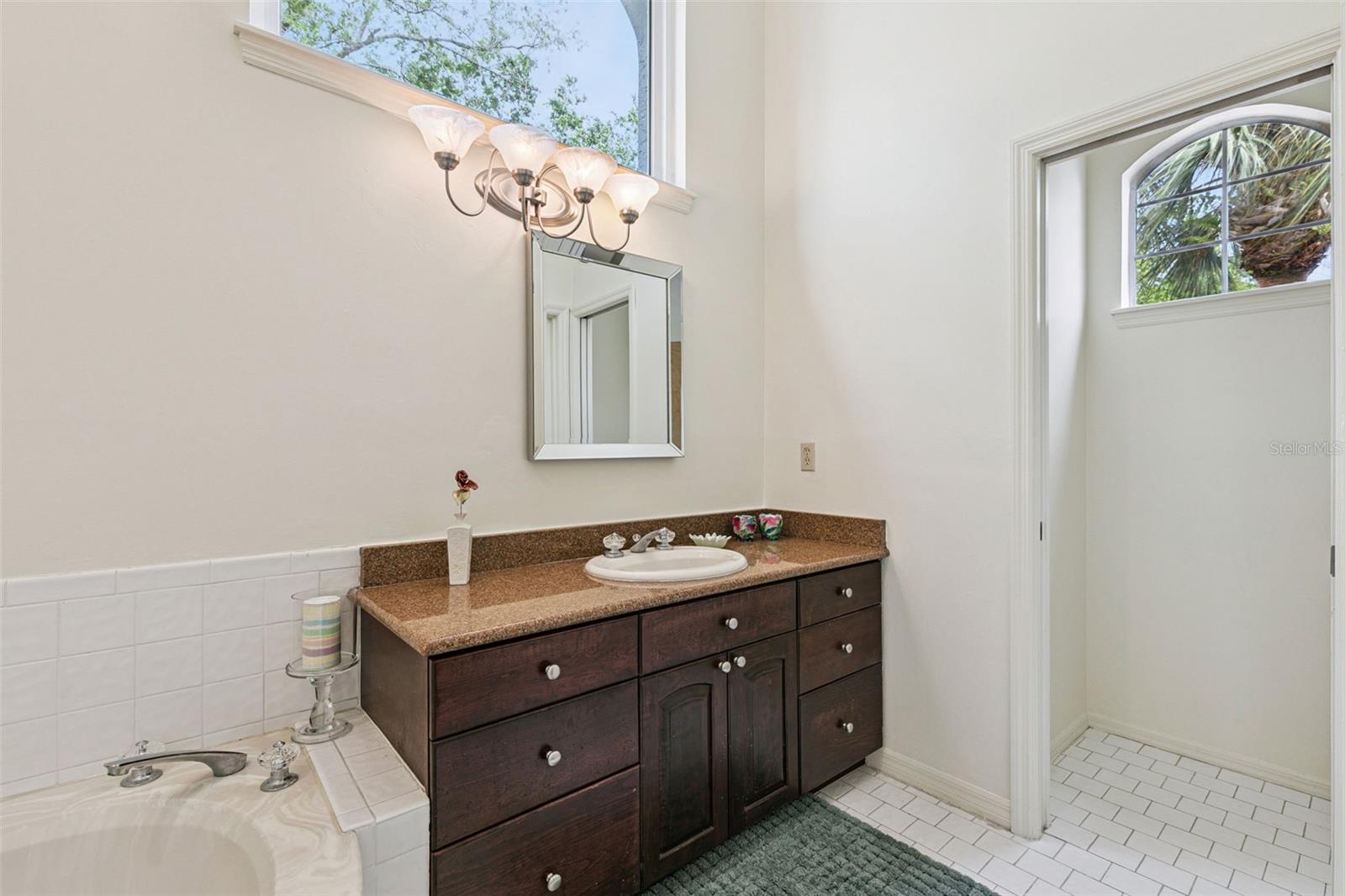 Image 29 of 74 For 501 Devon Place