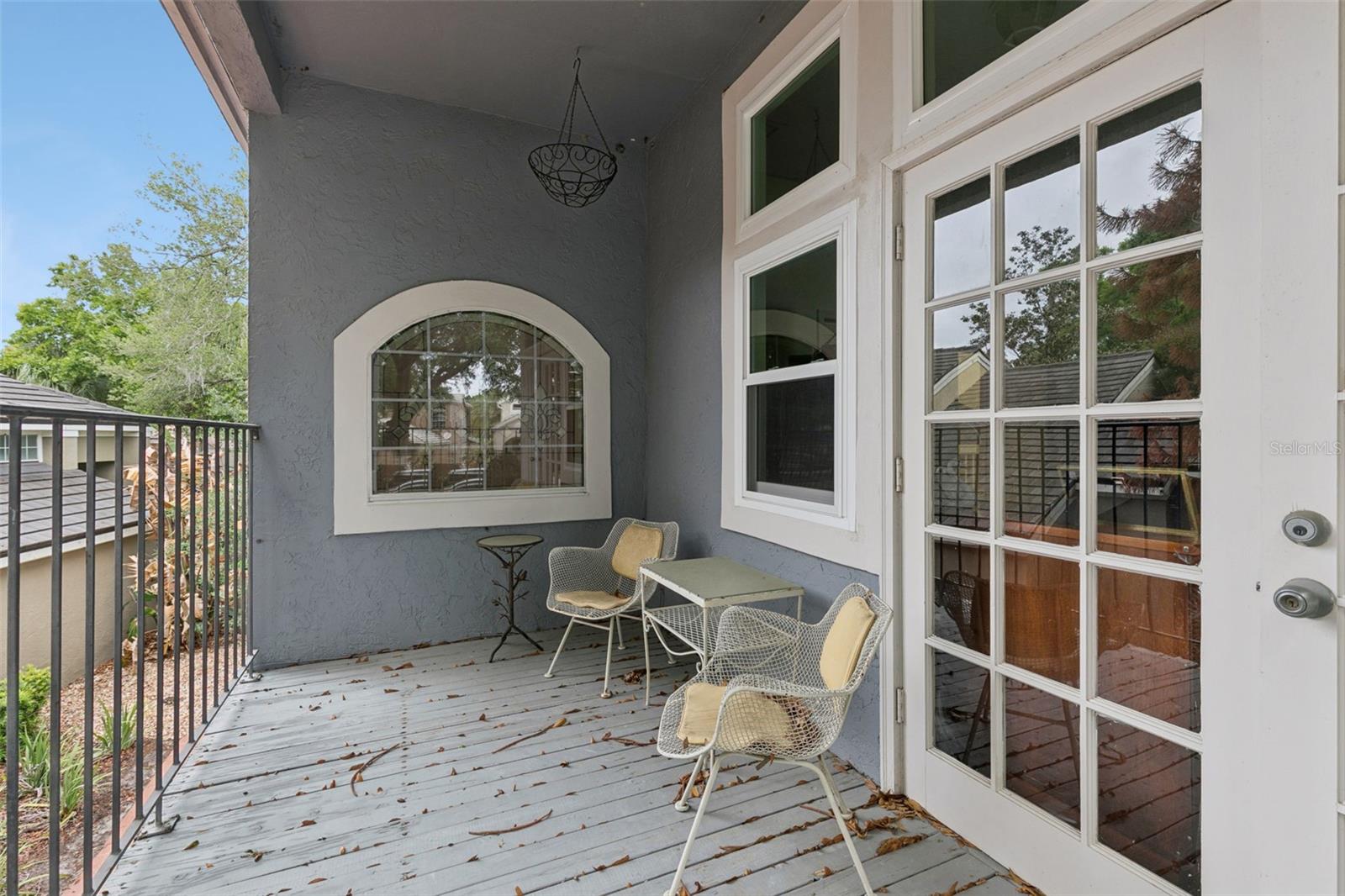 Image 34 of 74 For 501 Devon Place